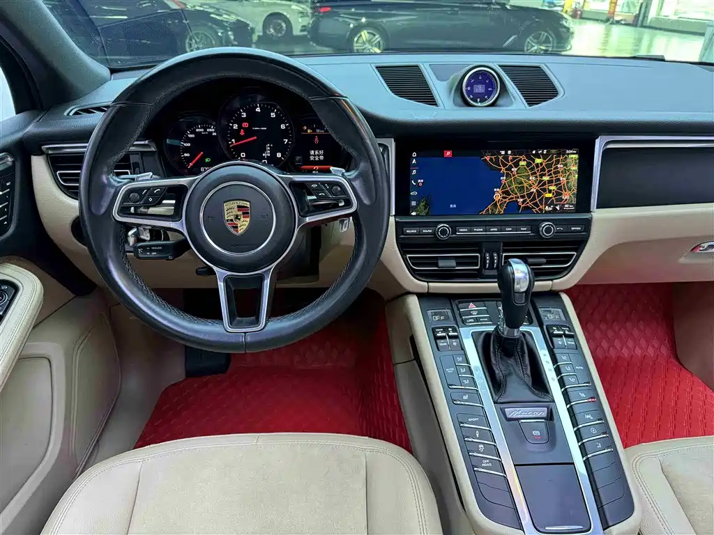 Porsche Macan 2019 — фото 13