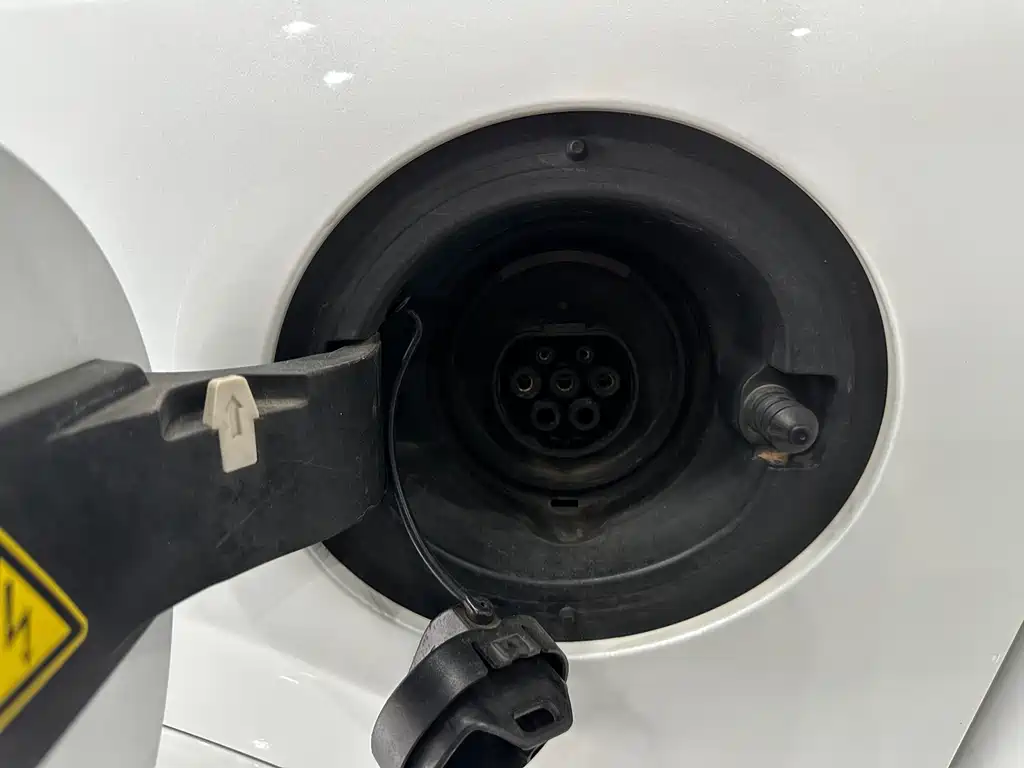 Volvo XC90 PHEV 2018 — фото 17