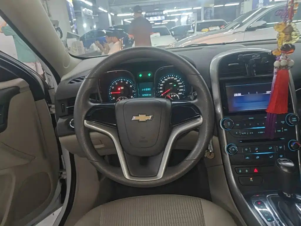 Chevrolet Malibu 2015 — фото 11
