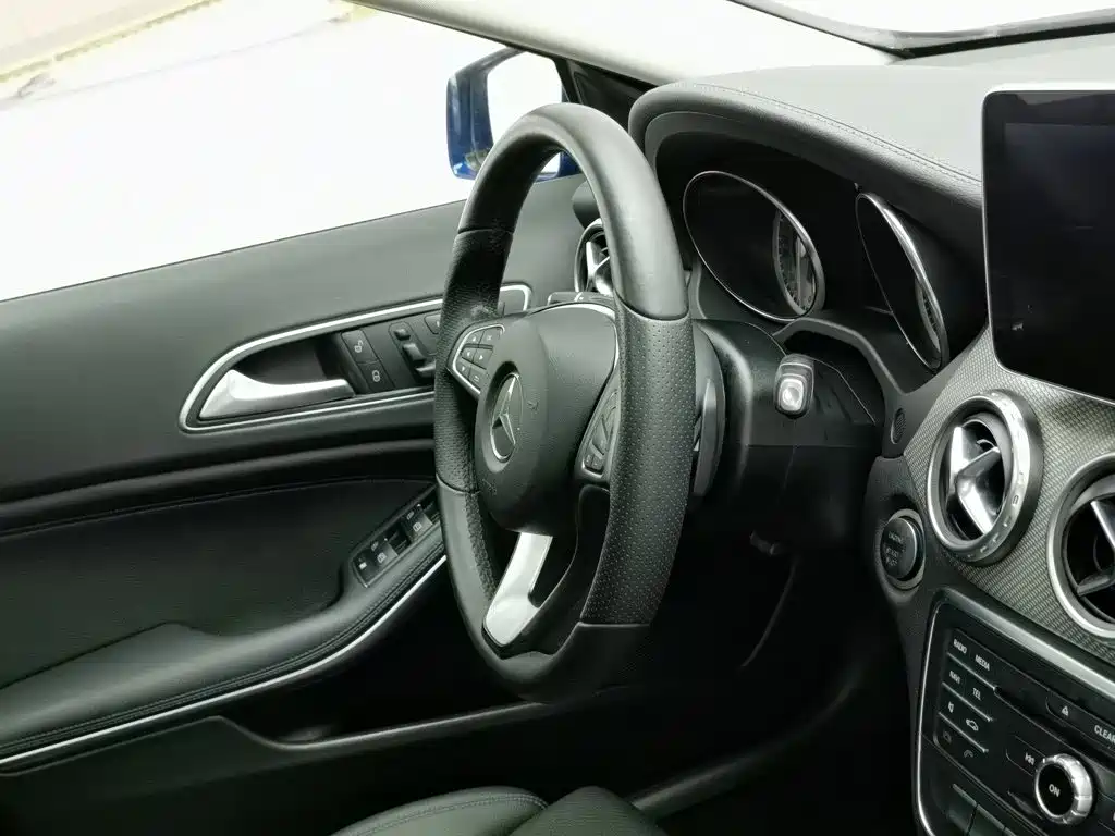 Mercedes-Benz GLA 2016 — фото 22