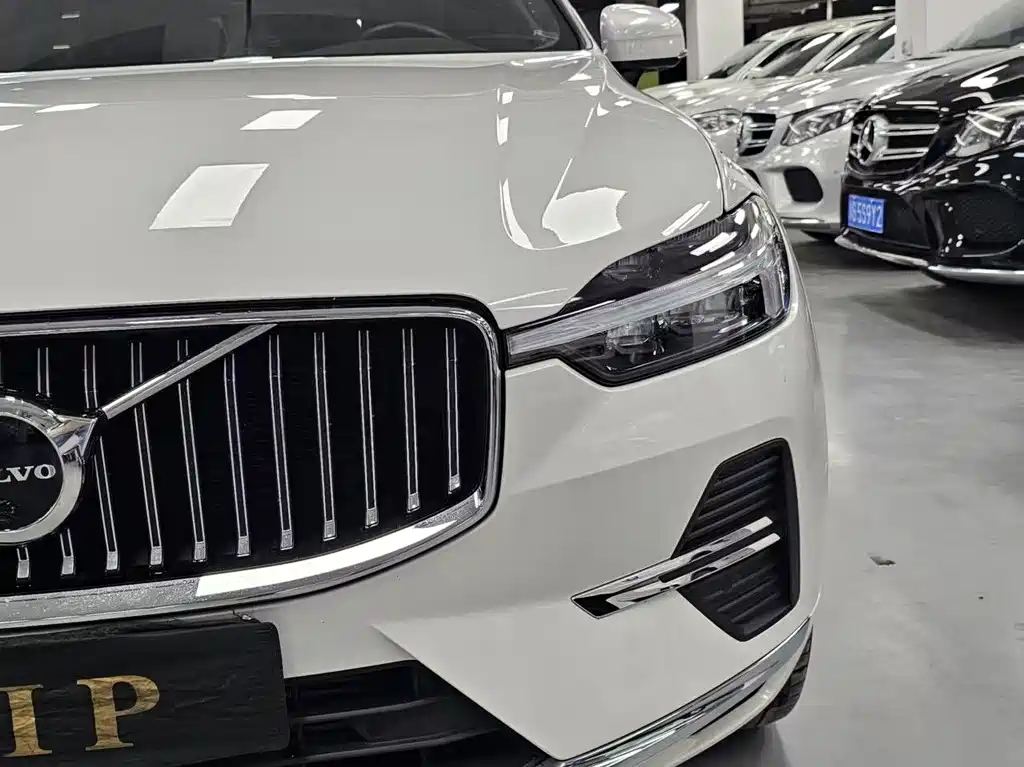 Volvo XC60 PHEV 2022 — фото 13