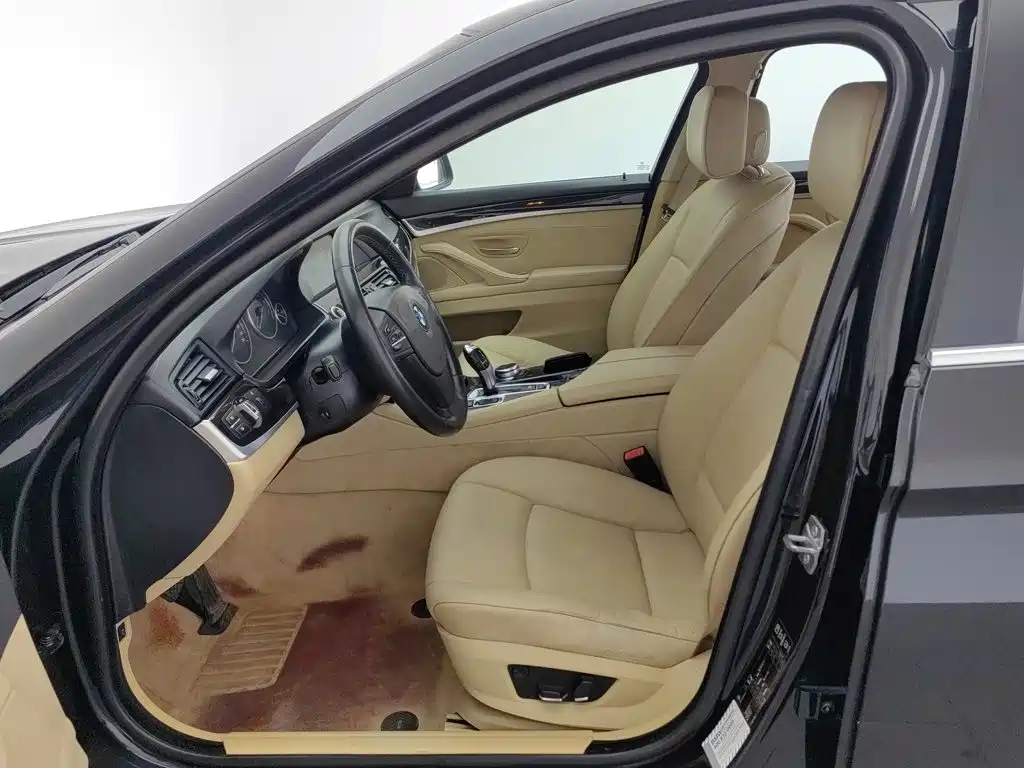BMW 5 Series 2013 — фото 10