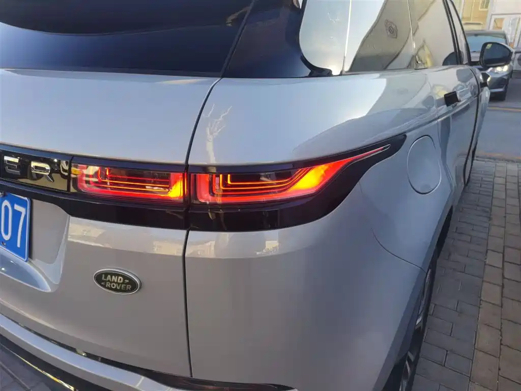 Land Rover Evoque 2023 — фото 8