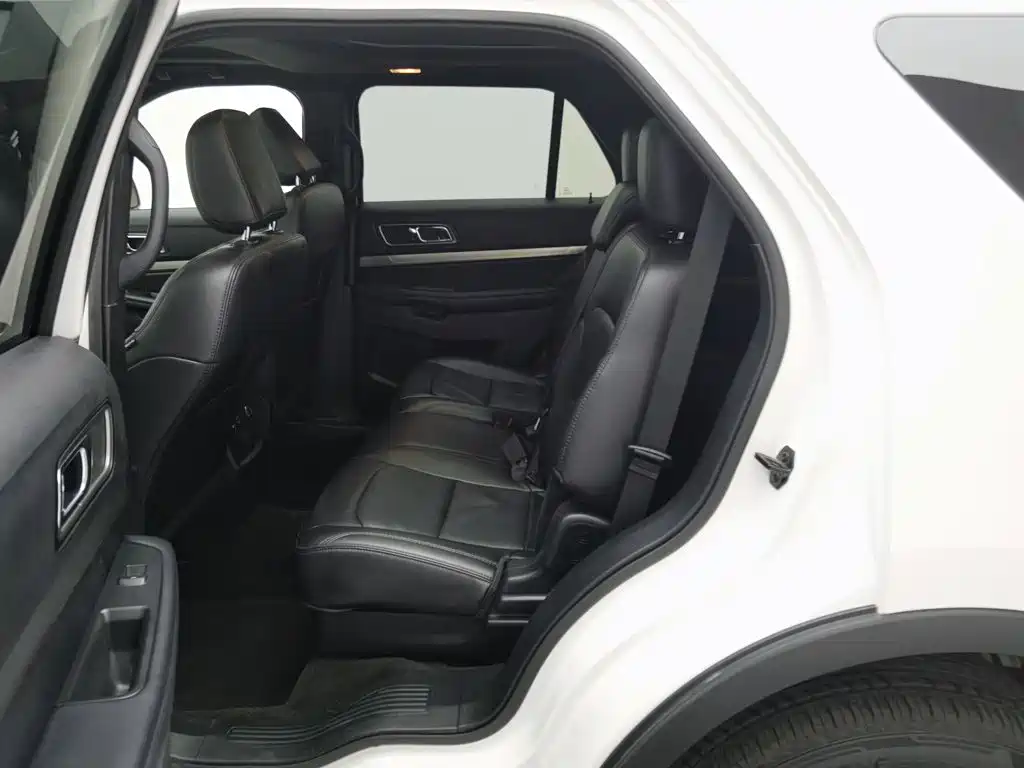 Ford Explorer 2018 — фото 15