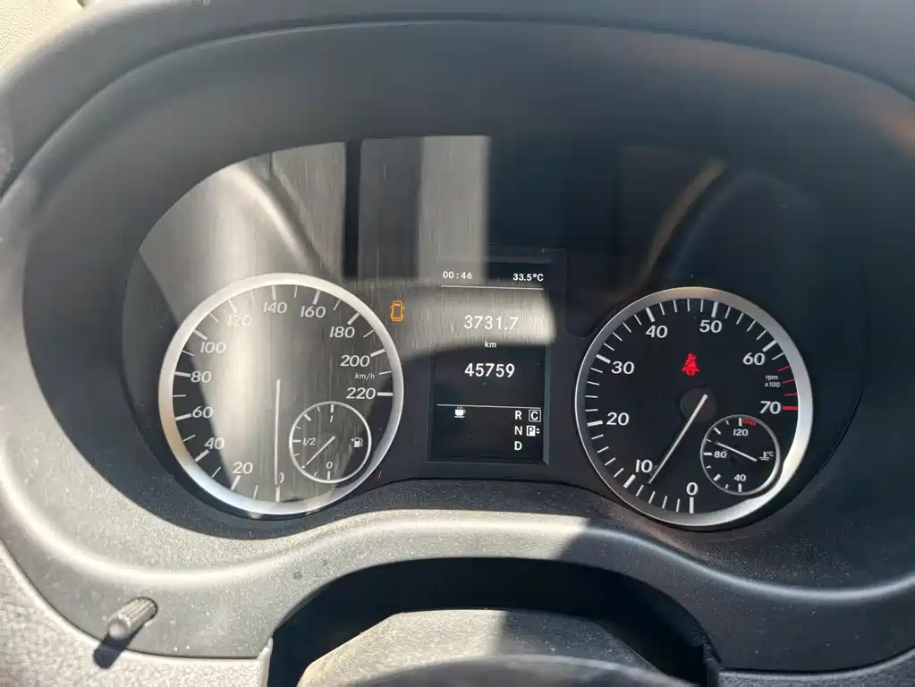 Mercedes-Benz Vito 2018 — фото 11