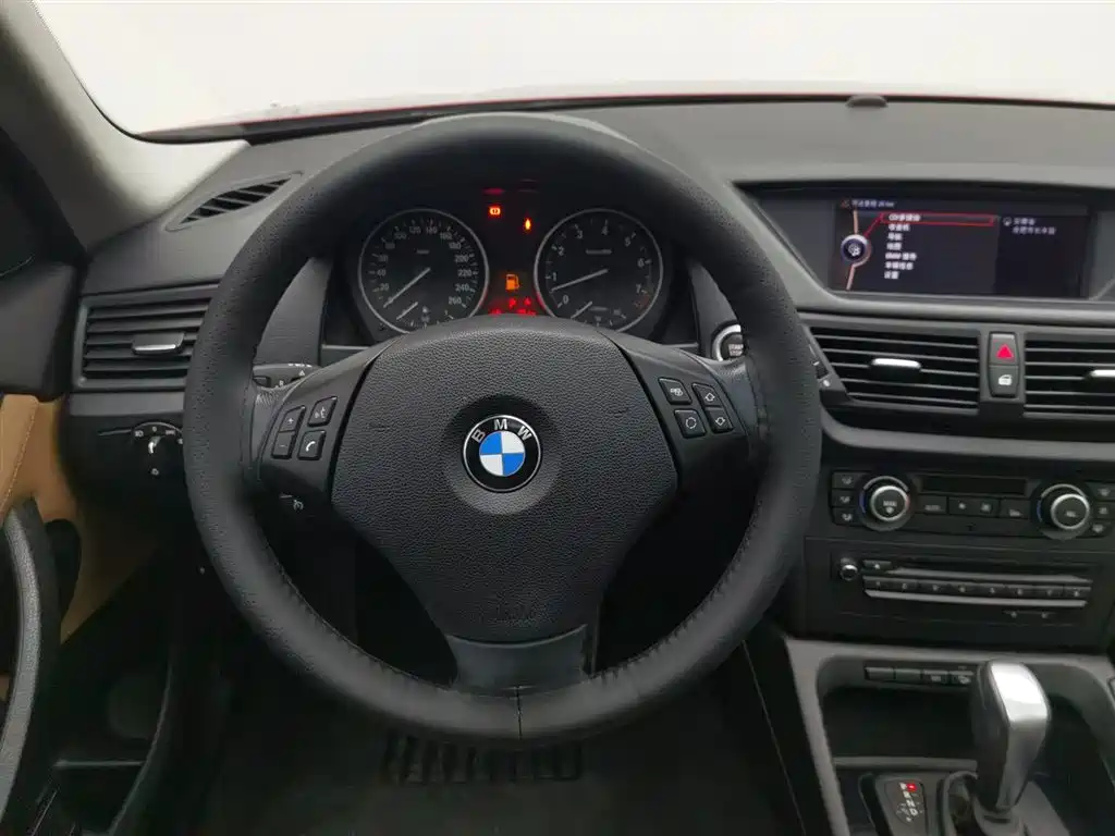 BMW X1 2011 — фото 11