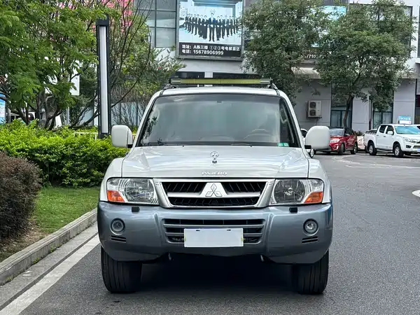 Mitsubishi Pajero 2006