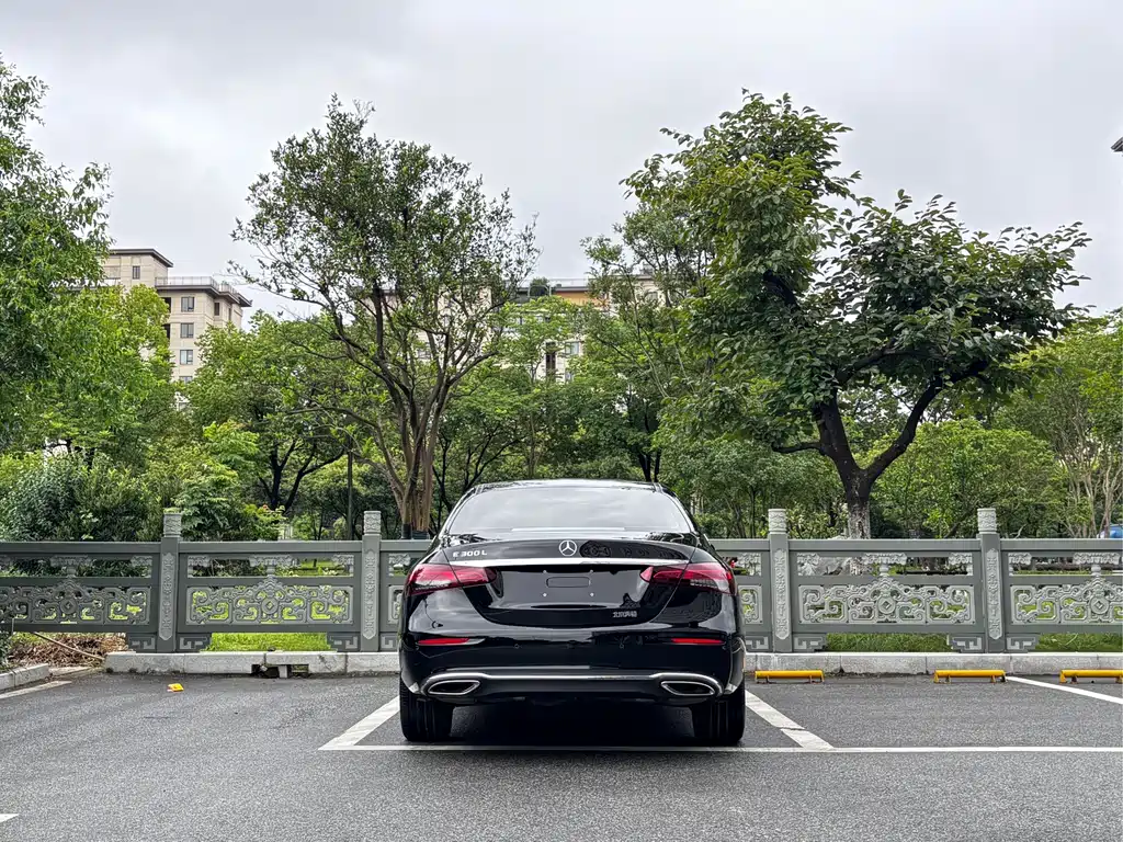 Mercedes-Benz E-Class 2023
