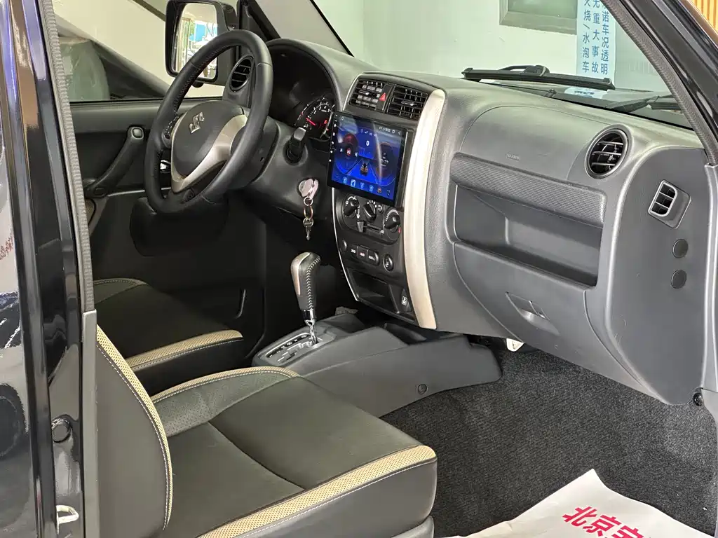 Suzuki Jimny 2017 — фото 13