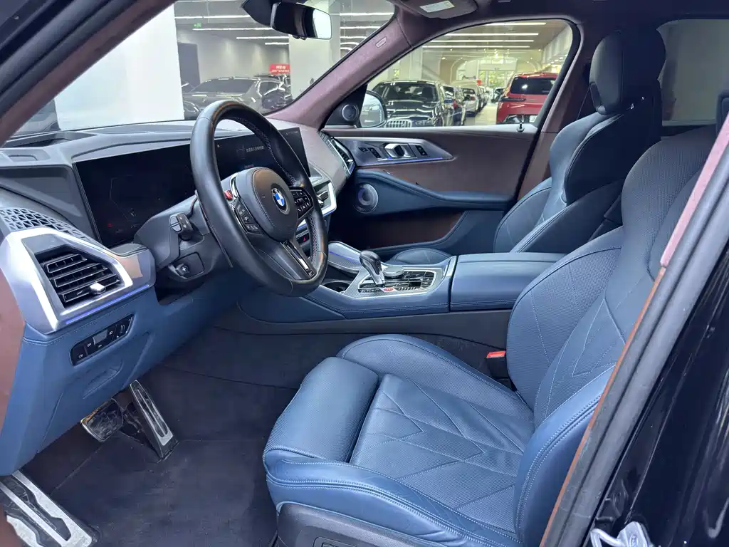 BMW XM 2023 — фото 11