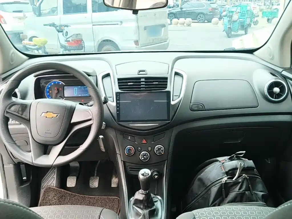 Chevrolet Trax 2017 — фото 10