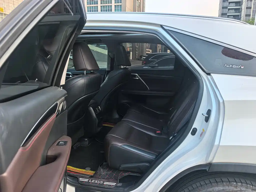 Lexus RX 2018 — фото 15