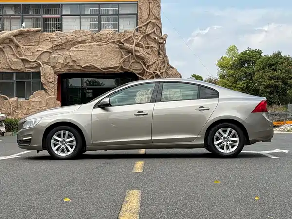 Volvo S60 2015