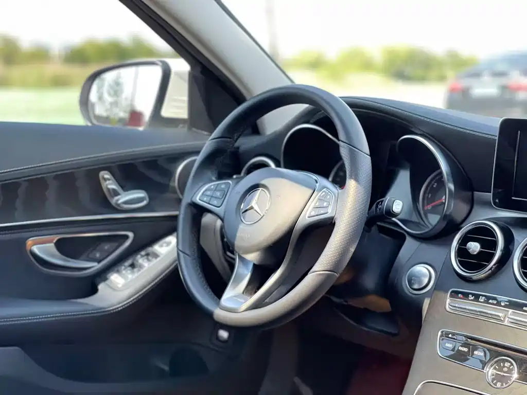 Mercedes-Benz C-Class 2018 — фото 17