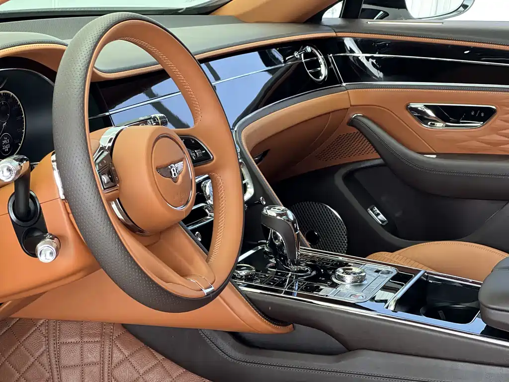 Bentley Flying Spur 2022 — фото 19