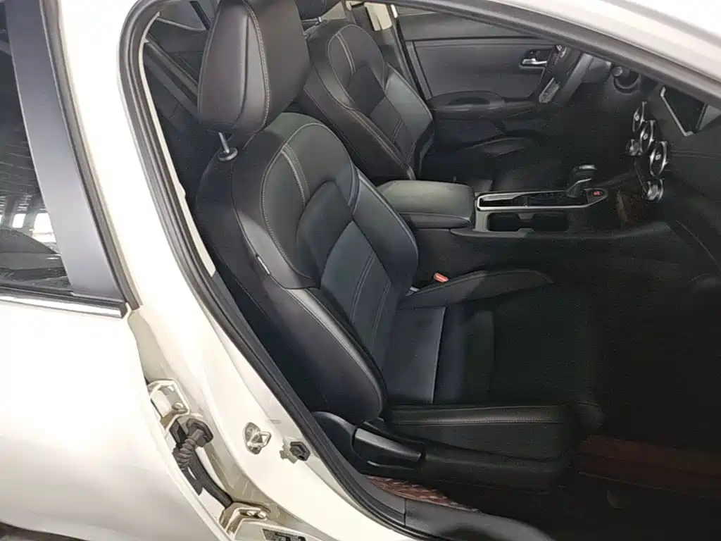 Nissan Sylphy 2021 — фото 20