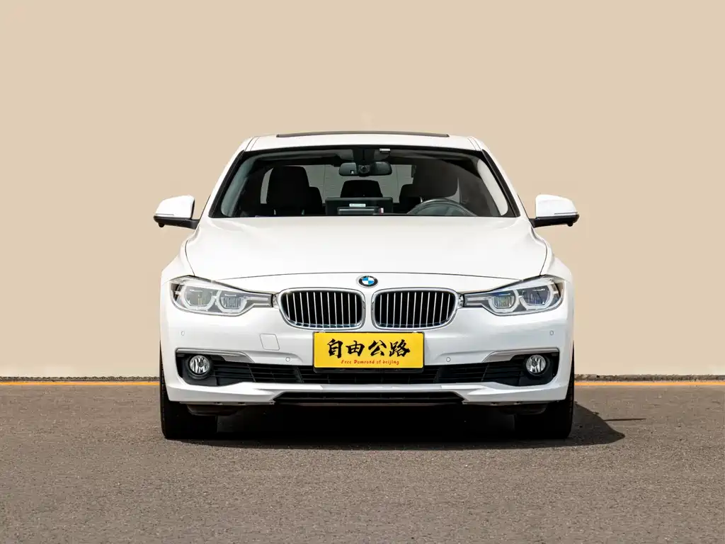 BMW 3 Series 2018 — фото 1