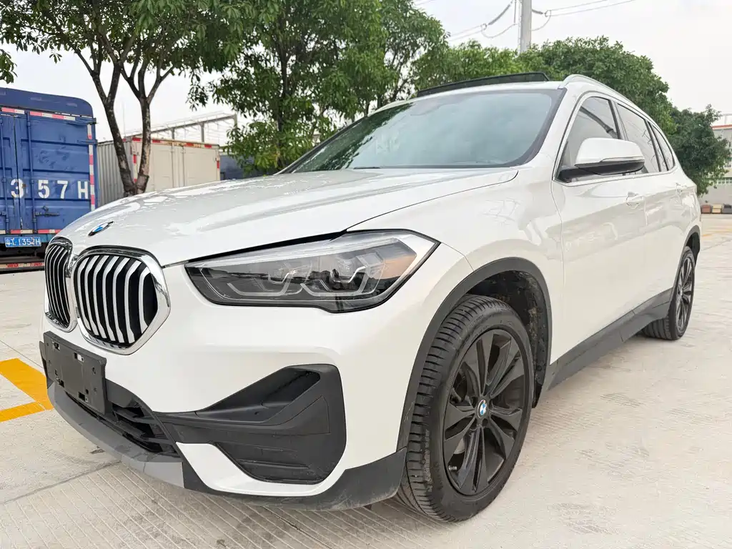 BMW X1 2021 — фото 1