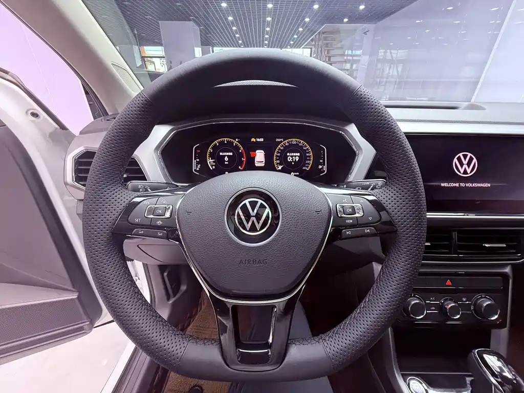 Volkswagen T-Cross 2022 — фото 11