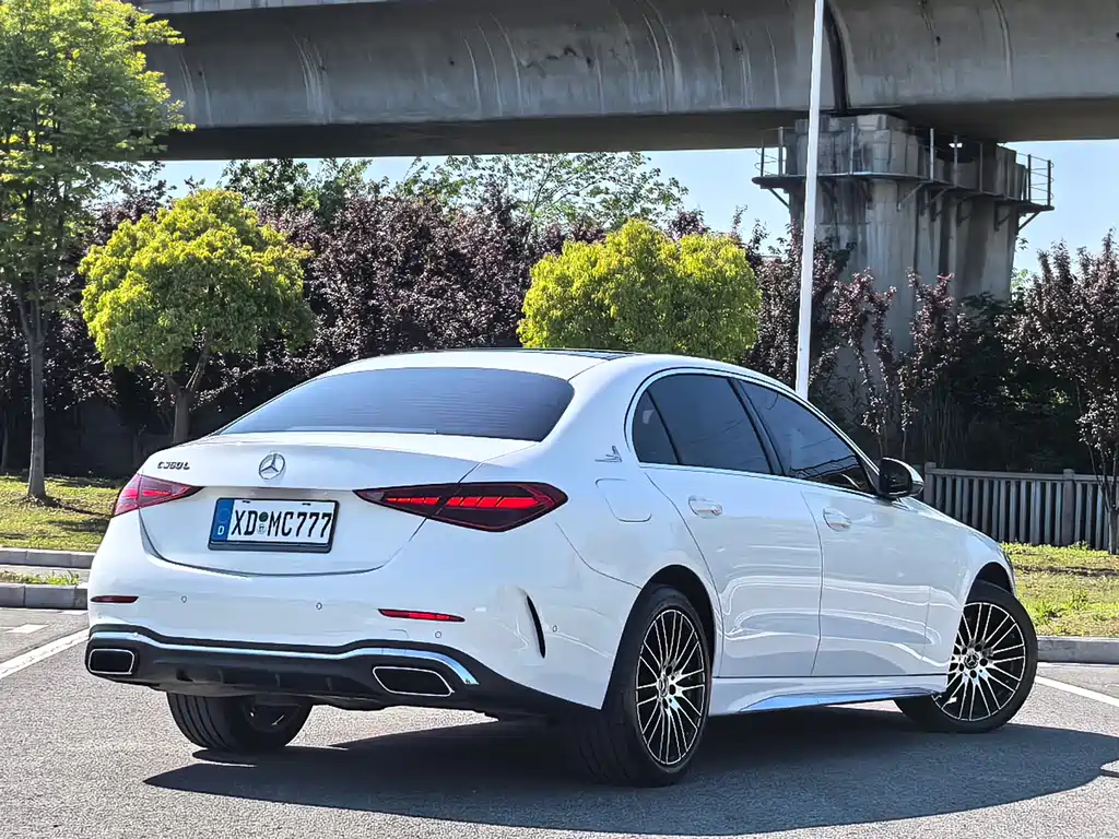 Mercedes-Benz C-Class 2025 — фото 4