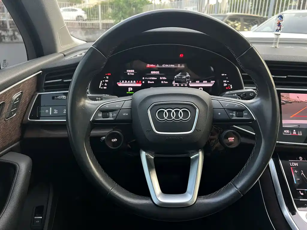 Audi Q7 2021 — фото 25