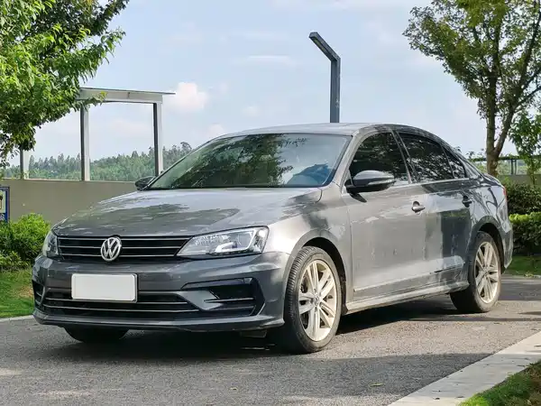 Volkswagen Sagitar 2018