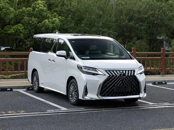 Lexus LM 2021