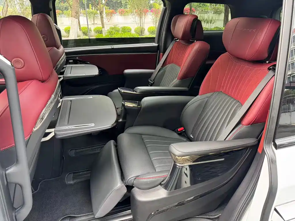 GAC Motor Trumpchi M8 2024 — фото 11