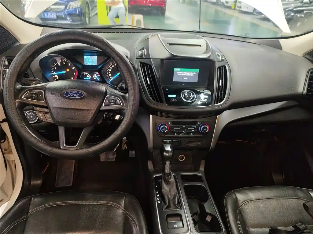 Ford Kuga 2017 — фото 10