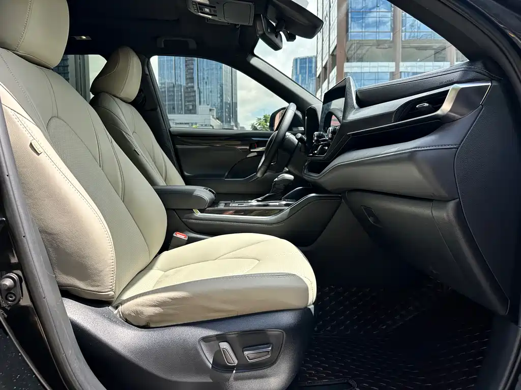Toyota Crown Kluger 2022
