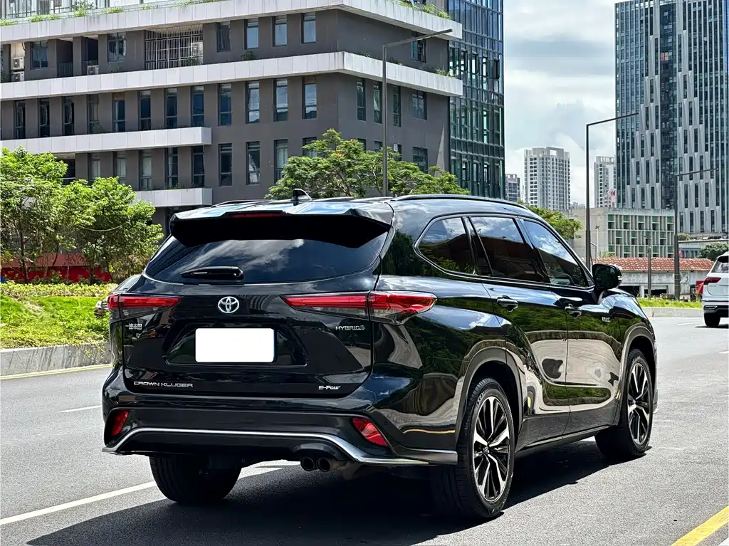 Toyota Crown Kluger 2022 — фото 16