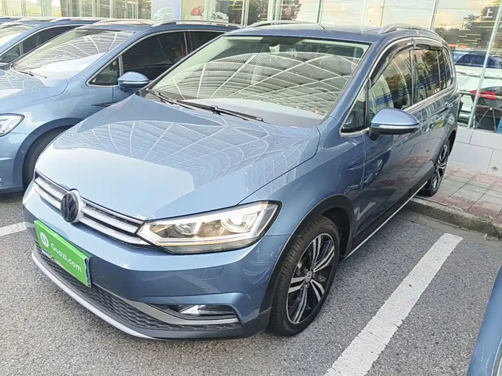 Volkswagen Touran 2019 — фото 2