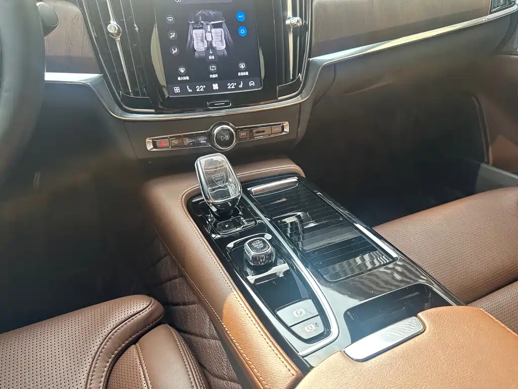 Volvo S90 PHEV 2023 — фото 12