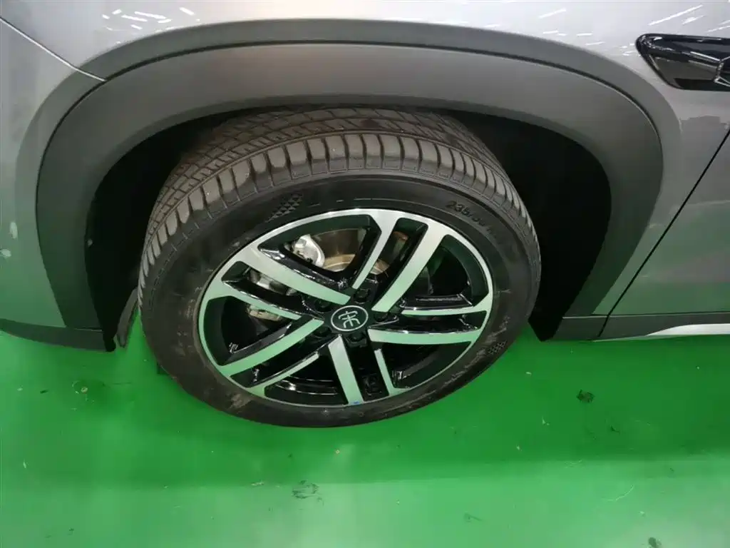 BYD L DM-i 2025 — фото 23