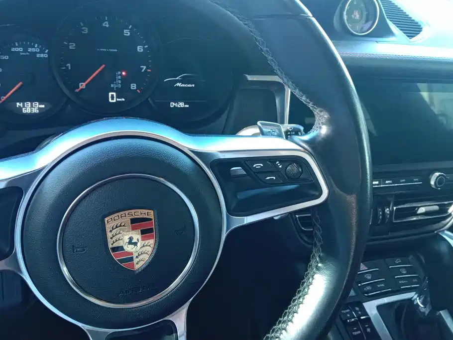 Porsche Macan 2020 — фото 13