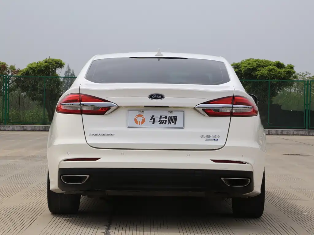 Ford Mondeo 2018 — фото 20