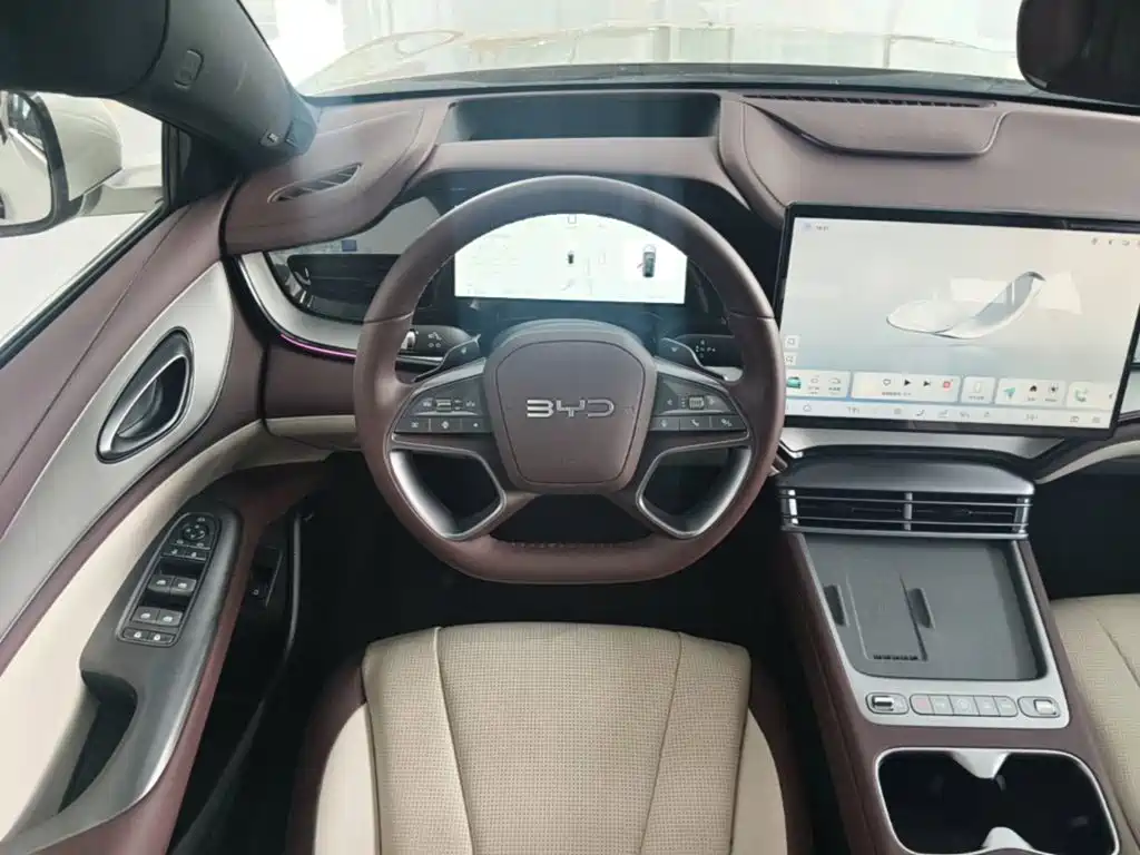 BYD Seal 07 DM-i 2025 — фото 11