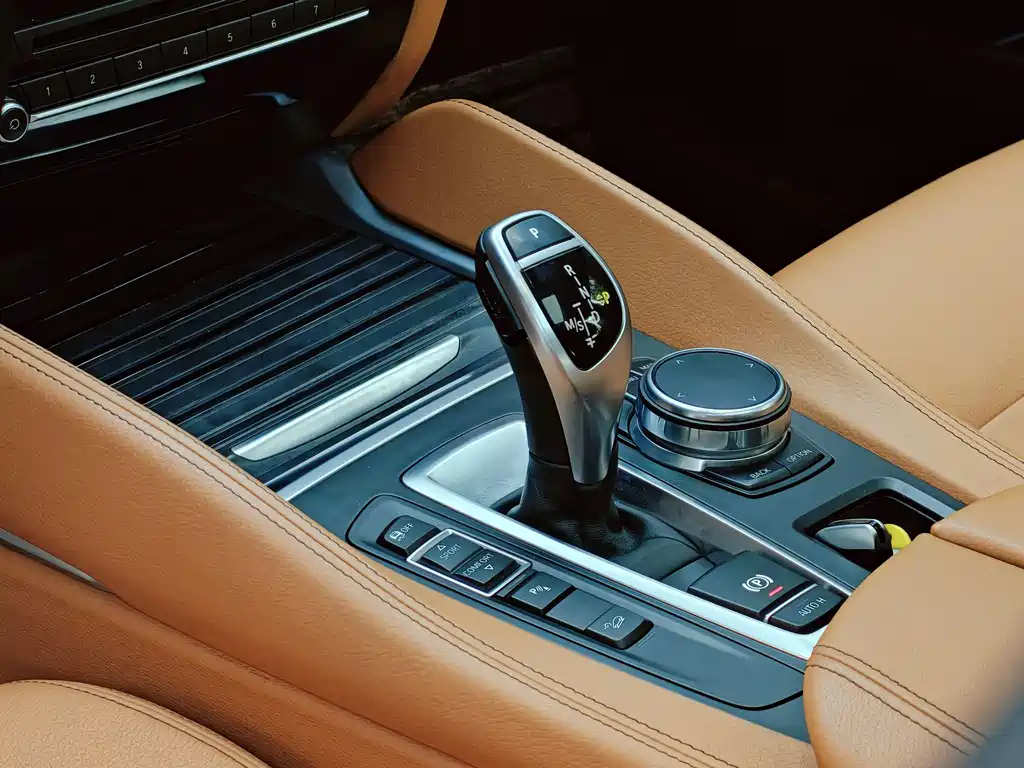 BMW X6 2017 — фото 11