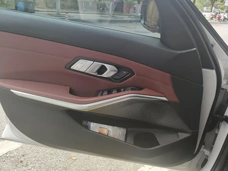 BMW 3 Series 2021