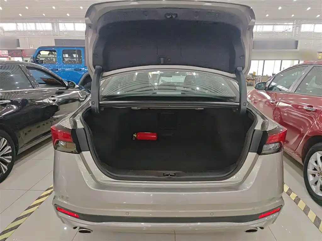 Nissan Teana 2023 — фото 19