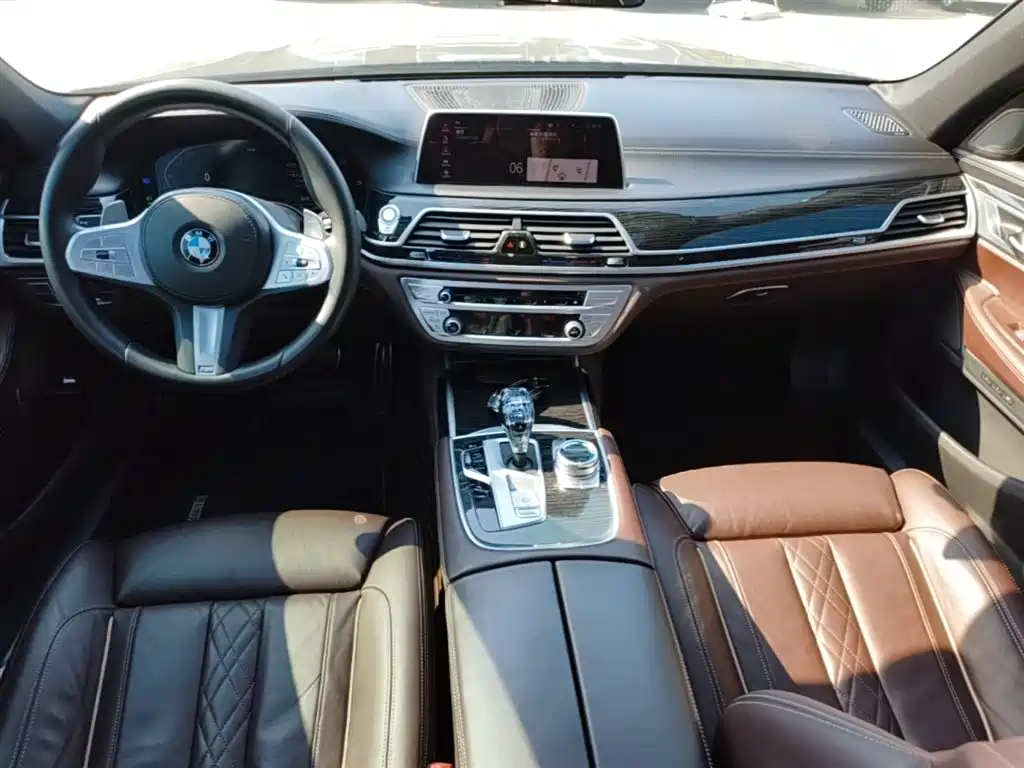 BMW 7 Series 2021 — фото 10