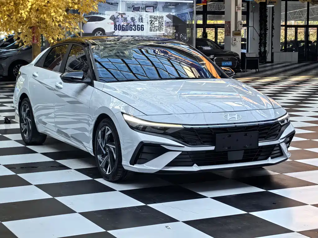 Hyundai Elantra 2023