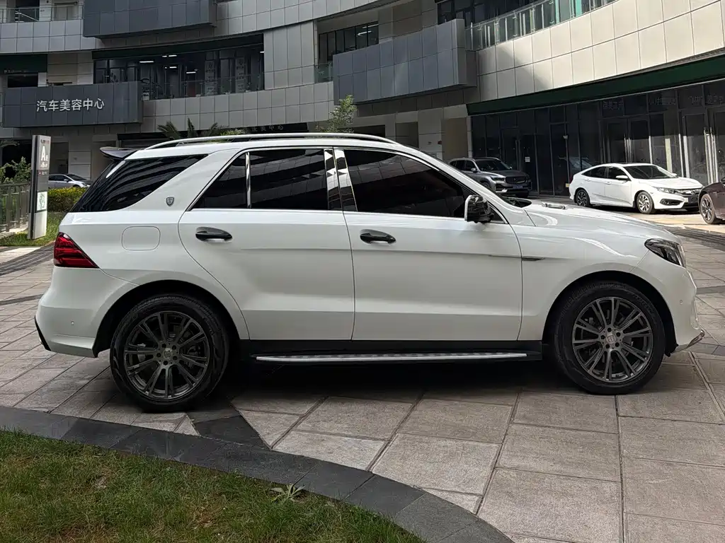 Mercedes-Benz GLE 2017 — фото 3