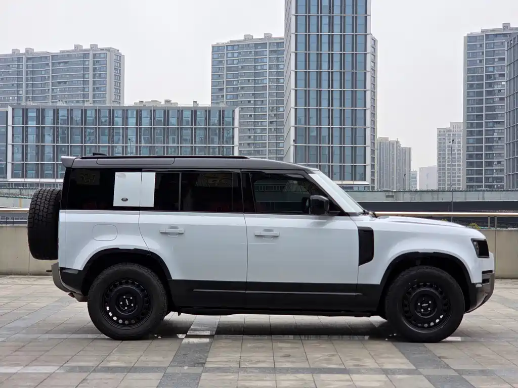 Land Rover Defender 2023 — фото 4