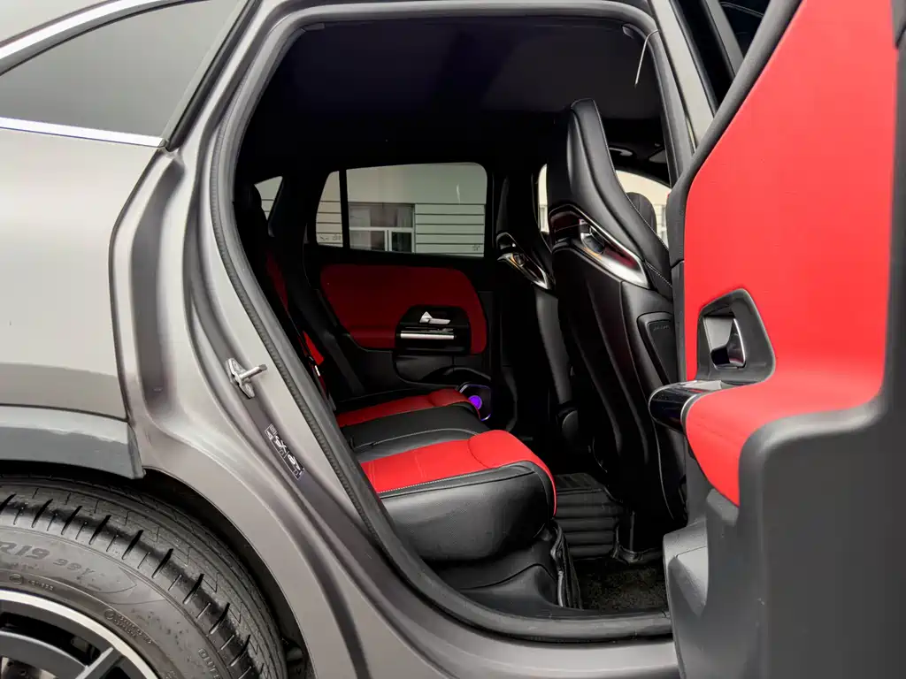 Mercedes-Benz GLA AMG 2023 — фото 29