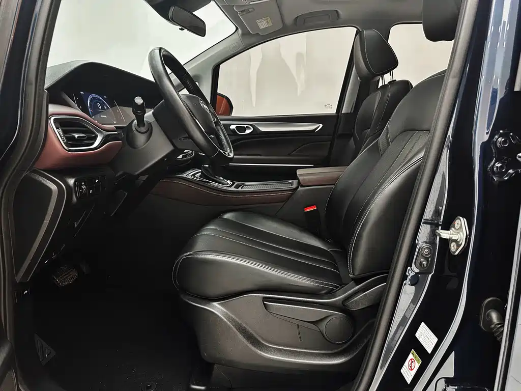 GAC Trumpchi M6 2021 — фото 22