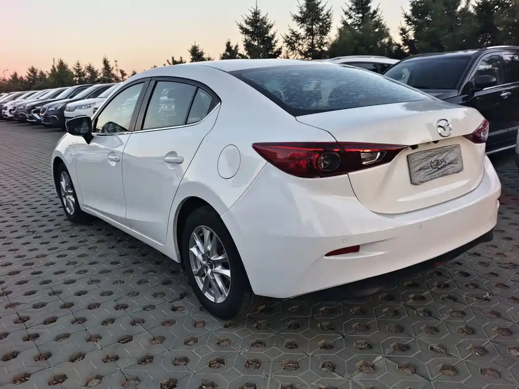Mazda 3 Axela 2016 — фото 6