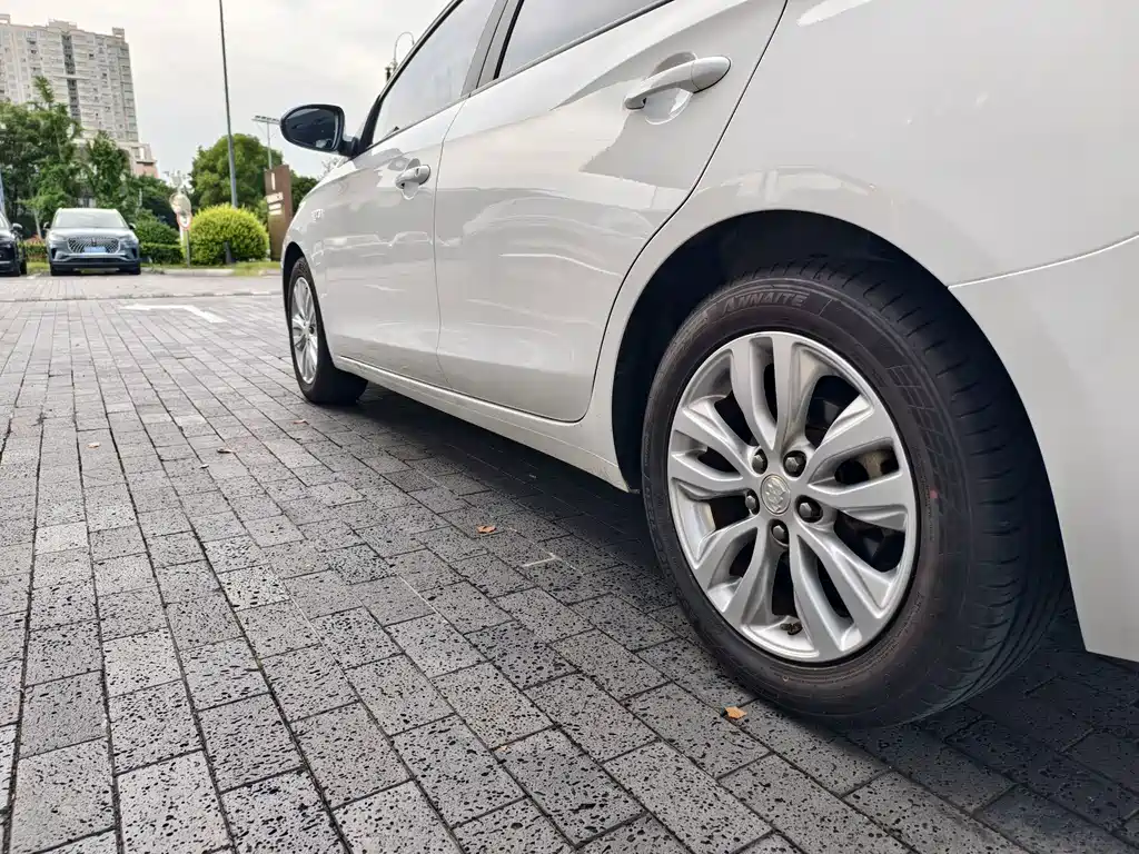 Buick Excelle 2021 — фото 10