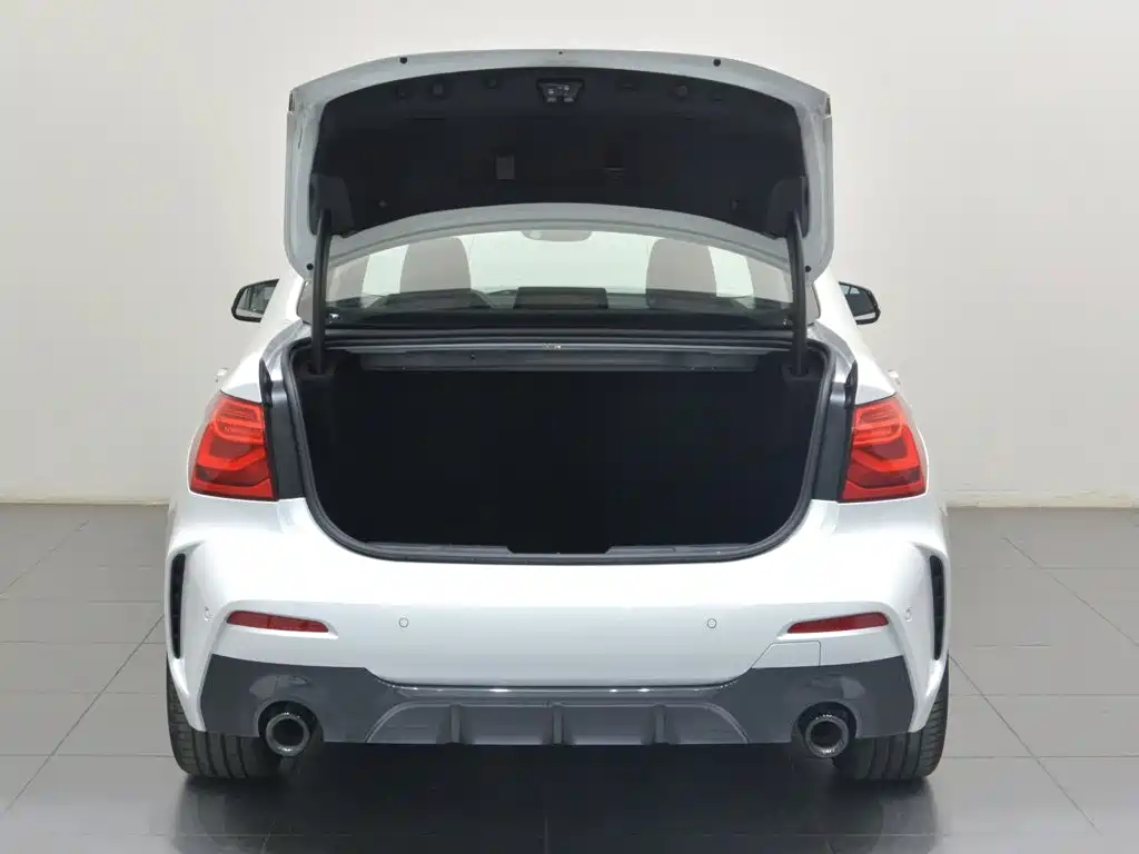 BMW 1 Series 2021 — фото 14