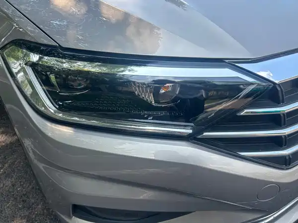 Volkswagen Sagitar 2021